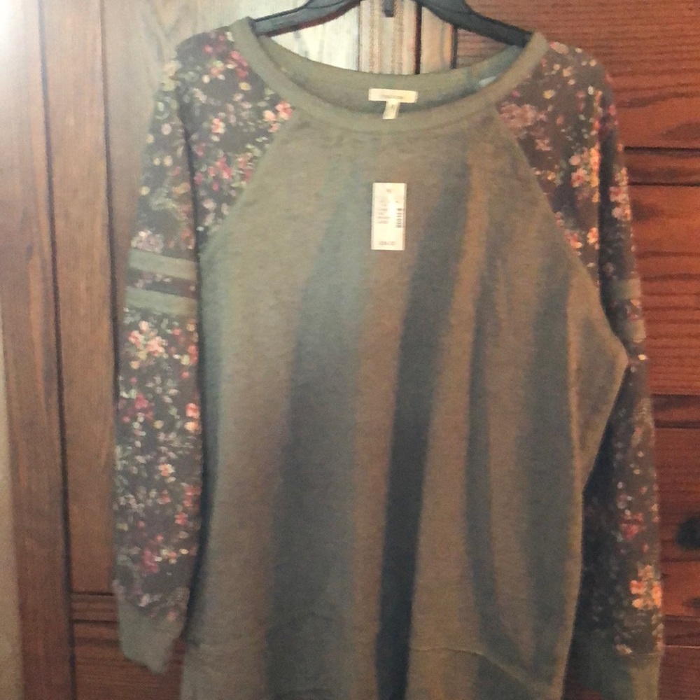 Light weight sweatshirt.